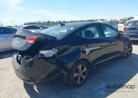 2016 Hyundai Elantra Value Edition z USA, uszkodzony, nr VIN 5NPDH4AE3GH682039